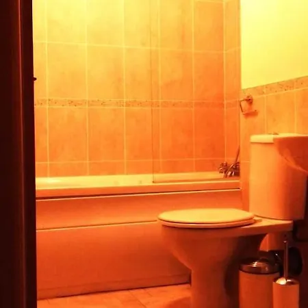Double Bedroom With Private Bathroom In Coastal Village 35 Min From Dublin * בטיסטאון